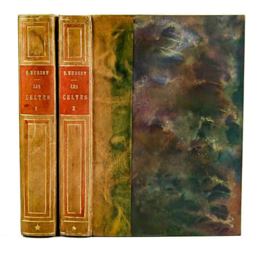 Les Celtes depuis l'époque de la tène et la civilisation celtique. En 2 vols. Avec 15 cartes h.-t. . HUBERT, Henri: