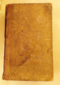 DE LA DISCIPLINE JUDICIAIRE CONSIDEREE DANS SES RAPPORTS AVEC LES JUGES, LES OFFICIERS DU MINISTERE PUBLIC, LES AVOCATS, LES NOTAIRES, LES AVOUES, LES HUISSIERS ET AUTRES OFFICIERS MINISTERIELS.