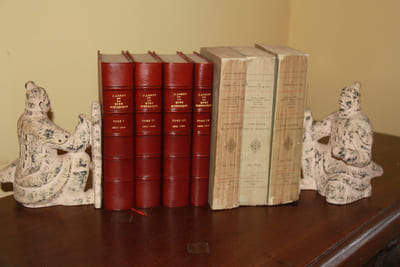 La Muze Historique ou recueil des lettres en vers contenant les nouvelles du Temps écrits à son altesse Mademoizelle de Longueville, depuis duchesse de Nemours (1650-1665) Par Jean Loret.
Edition en 4 volumes de Ch.L. Livet
Continuateurs de Loret. Lettres en vers de la Gravette de Mayolas, Robinet, Boursault, Perdou de Subligny, Laurent et autres (1665-1689) , recueillies et publiées par le baron James de Rothschild.
Edition d'Emile Picot en 3 volumes.
