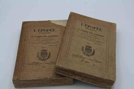L'épopée toulousaine ou la Guerre des Albigeois . Poème en 24 chants avec des Notes historiques par M. Florentin Ducos, Toulouse / Paris 1850. ...
