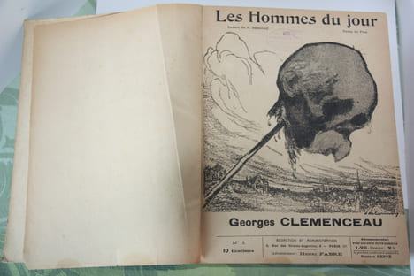 Les Hommes du Jour , Journal d'inspiration anarchiste fondé en janvier 1908 : du n°1 au n°104 , les deux premières années dans la reliure qui était ...