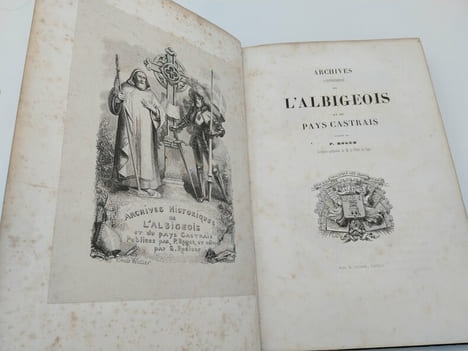 Archives de l'Albigeois et du pays castrais , P. Roger, Rodière éditeur à Albi [1841].
Exemplaire du pasteur Pierre Estrabaud , Loches 1886. 
P. ...