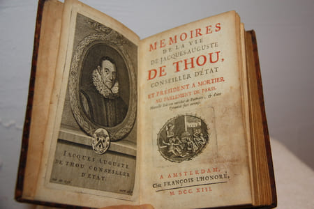 Mémoires de la Vie de Jacques-Auguste de Thou, conseiller d'Etat et président à mortier au Parlement de Paris. Nouvelle édition enrichie de Portraits et d'une Pyramide fort curieuse, Amsterdam 1713.