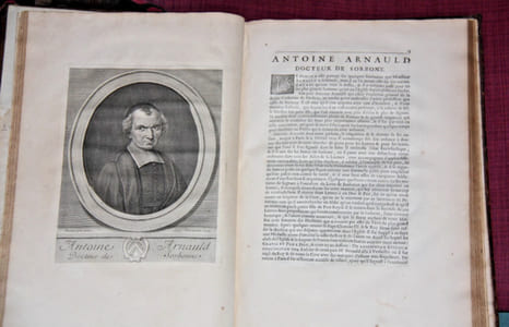 Les Hommes illustres qui ont paru en France pendant ce siècle : avec leurs portraits au naturel par Mr Perrault, deux volumes 1696 - 1700.