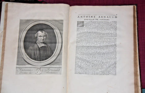 Les Hommes illustres qui ont paru en France pendant ce siècle : avec leurs portraits au naturel par Mr Perrault, deux volumes 1696 - 1700.. Charles ...
