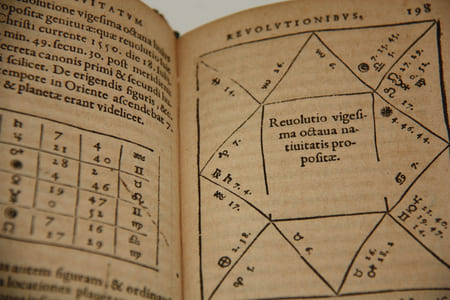 Francisci Junctini Florentini s.t. Doctoris. Tractatus Judicandi revolutiones nativitatum. Omnia quae pertractantur in hoc libro, non solum Astrologis, sed etiam universis bonarum artium studiosis utilia, et jucunda : atque aliter explicata, quam hactenus fuerint ab alias tradita.