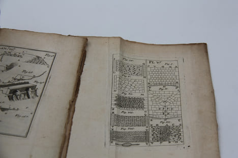 Traité de la construction des chemins , où il est parlé de ceux des Romains et de ceux des Modernes, suivant qu'on les pratique en France; de leurs ...