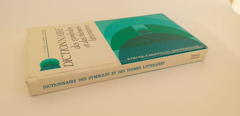 Dictionnaire des symboles et des thèmes littéraires. Claude Aziza Claude Oliviéri Robert Sctrick avec la collaboration de Raphaël Djan Michèle ...