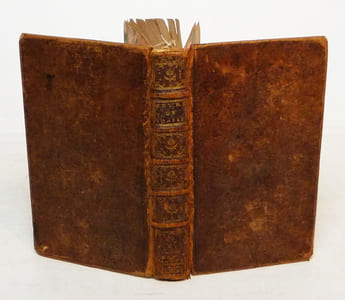 Heures imprimées par l'ordre de Monseigneur le Cardinal de Noailles, archevesque de Paris. Nouvelle édition, qui contient les offices selon l'usage de Rome, avec les messes des principales Solemnités