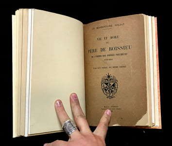 Ensemble de 7 brochures en 1 volume : Le Capitaine Hénon / Suzanne de Lambilly. Sainte-Anne-d'Auray / Un procureur de la Baronnie de Vitré / Vie et mort du Père de Boissieu / Jean Corentin Carré / Madame Gaston Bouguereau-Botrel / L'abbé Eugène Fleury