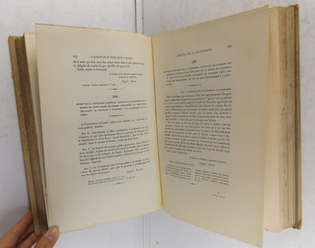 L'assistance publique à Paris pendant la Révolution. Documents inédits recueillis et publiés par Alexandre Tuetey. (4 volumes). Tuetey A.