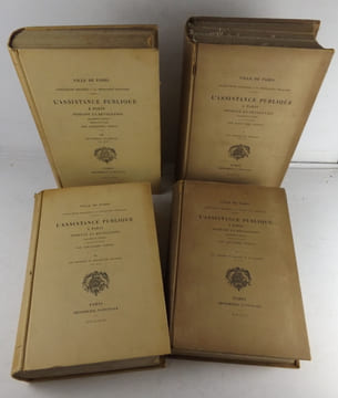 L'assistance publique à Paris pendant la Révolution. Documents inédits recueillis et publiés par Alexandre Tuetey. (4 volumes). Tuetey A.