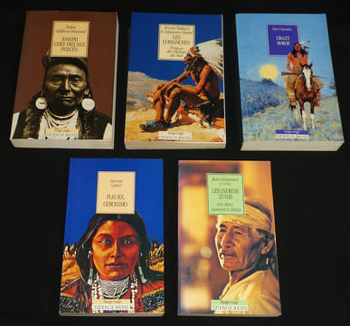 "10 volumes de la collection ""Nuage Rouge"" aux éditions du Rocher". Carter Forrest, Cazeneuve Jean, Powers William K., Churchill Ward, Debo Angie, ...