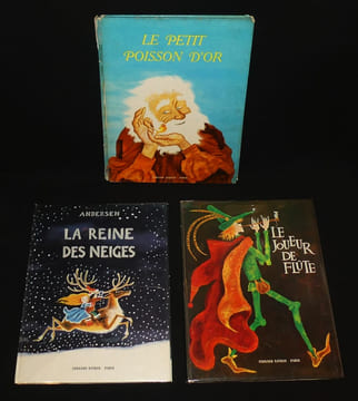 Lot de trois albums de contes illustrés par Tillard. Andersen, Grimm, Pouchkine