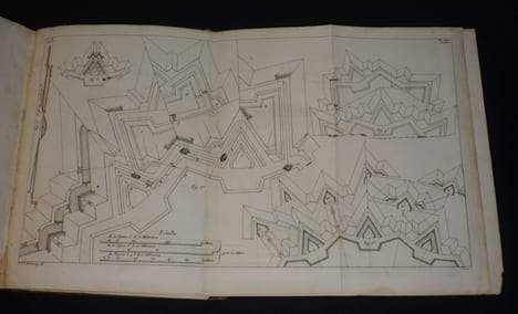 Traité élémentaire d'art militaire et de fortification, à l'usage des élèves de l'Ecole Polytechnique et des élèves des écoles militaires (2 volumes). ...
