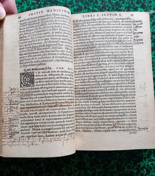 Institutionum medicinae, ad hippocratis, Galeni, aliorumque veterum scripta recte intelligenda mire utiles Libri quinque.. FUCHSIO Leonharto