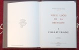 VIEUX LOGIS de BRETAGNE – 2 volumes. Jean-Pierre NAUDÉ des MOUTIS