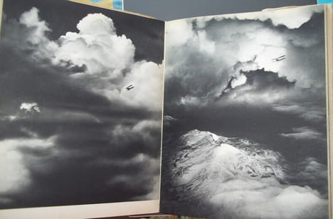 A travers les nuages. Manfred Curry