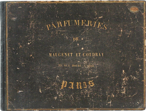 [CATALOGUE DE PARFUMS ET COSMETIQUES]. Parfumeries de Maugenet et Coudray. 22 rue Bourg L’Abbe. Superbe catalogue d’échantillons des parfums proposés ...