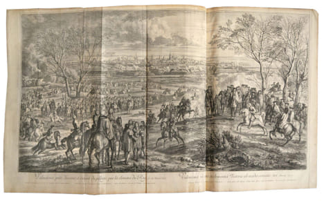 Recueil de 34 estampes, la plupart doubles ou plusieurs fois repliées. [Vues de Versailles, Fontainebleau, Paris, Besançon, Douai, Arras, Saint-Omer, ...