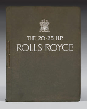 THE 20-25 H.P. ROLLS-ROYCE. Un catalogue commercial luxueusement édité pour présenter la série 20-25 HP  mise en vente par Rolls-Royce en 1931.. ...