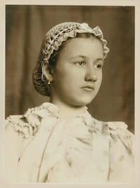 Photographies. Portraits de Denise. Photographies originales prises par Zola représentant sa fille