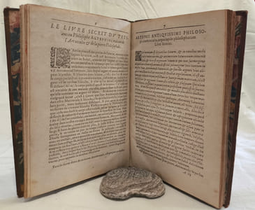 Trois traitez de la philosophie naturelle, non encore imprimez scavoir Le secret livre du très ancien philosophe Artephius, traitant de l'art occulte et transmutation metallique, Latin François. Plus les figures hiérogliphiques de Nicolas Flamel…