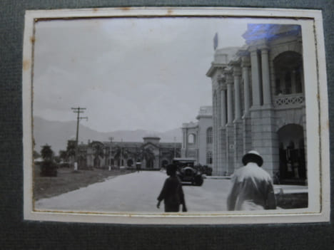 Album Photographique d'un voyage en Malaisie. [ETATS MALAIS] [PHOTOGRAPHIES]