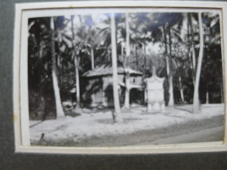 Album Photographique d'un voyage en Malaisie. [ETATS MALAIS] [PHOTOGRAPHIES]
