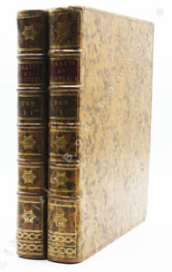 Traité général du commerce. Contenant des observations sur le Commerce des principaux Etats de l'Europe ; Les productions naturelles, l'industrie de chaque païs ; Les qualités des principales Marchandises qui passent dans l'Etranger, leur prix courant, et les frais de l'expédition ; Le Fret des navires, et les Primes d'Assurance d'un port Européen à l'autre ; Des observations sur la manière dont se fait le Commerce dans différens païs ; Des détails sur les Monnoies, Poids et Mesures ; [...] Des règles; des règles sur différentes opérations de négoce; [...]  Enfin Les ordonnances et les usages établits à Amsterdam touchant les Assurances et le règlement des avaries. Edition entièrement refaite d'après un plan nouveau et considérablement augmenté par Mr. de M**. [Marien]. 