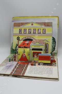 Comment nous voyageons.. [POP-UP - LIVRE EN RELIEF] - VARTANIAN (Raymond).