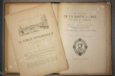 Le château de la Bastie d'Urfé et ses seigneurs. Texte de M. le Comte G. de Soultrait. Planches gravées sous les hospices de M. Félix Thiollier d'après ses dessins ou photographies. Ouvrage publié sous les auspices de la Société de la Diana.