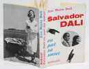 Salvador Dali vu par sa sur.. DALI (Ana Maria). 