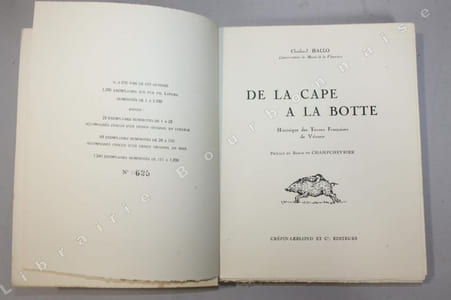 De la cape à la botte. Historique des tenues françaises de vénerie. Préface du baron de Champchevrier.