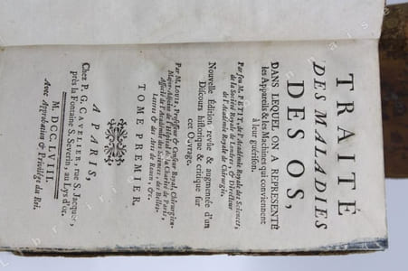 Traité des maladies des os, dans lequel on a représenté les appareils & les machines qui conviennent à leur guérison. Nouvelle édition revue & augmentée d'un discours historique et critique sur cet ouvrage. Par M.Louis.