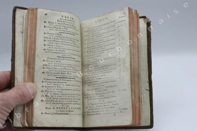Etat général des Postes de la République Française, augmenté du service des Messageries, et du départ des Postes aux lettres, avec leur prix, précédé des deux calendriers pour l'an VI.