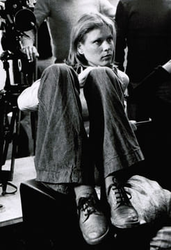 [Photographie originale] Trois portraits photographiques de Marthe Keller pendant le tournage de "La chute d'un corps", film de Michel Polac, 1973, ...
