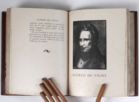 Alfred de Vigny. Edition revue et corrigée par l'auteur, décorée d'un portrait d'Anatole France par Antoine Bourdelle et de compositions dessinées et ...