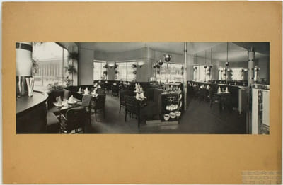[Photographie originale signée] : Intérieur du bar automatique "Presto", place de la Bourse à Paris (architecte : Otto Bauer), vers 1930