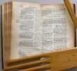 La Sainte Bible contenant l'Ancien et le Nouveau Testament, en latin et en français. Avec des notes pour l 'intelligence des endroits les plus ...