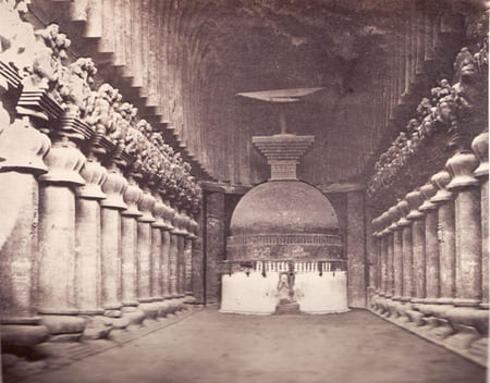 Journal d'un voyage dans l'Inde anglaise, à Java, dans l'archipel des Moluques, sur les côtes méridionales de la Chine, à Ceylan (1864). Devay, Fr.