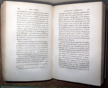 Histoire abrégée des différens cultes. T. 1 : Des cultes qui ont précédé et amené l'idolatrie ou l'adoration des figures humaines. T. 2 : Des ...