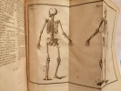 L'anatomie d'Heister. Avec des essais de physique sur l'usage des parties du corps humain, et sur le méchanisme de leurs mouvemens. Enrichie de ...