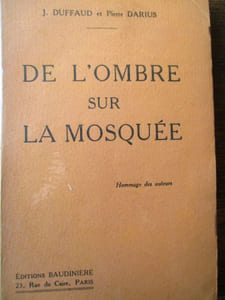 de l'ombre sur la mosquée - le maroc dévoilé