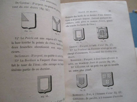 Abrege methodique de la science des armoiries suivi d un glossaire des attributs héraldiques d un traité élémentaire des ordres de chevalerie et de ...