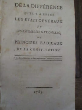 De la différence qu'il y a entre les états-généraux et les assemblées nationales ou principes radicaux de la constitution. undefined