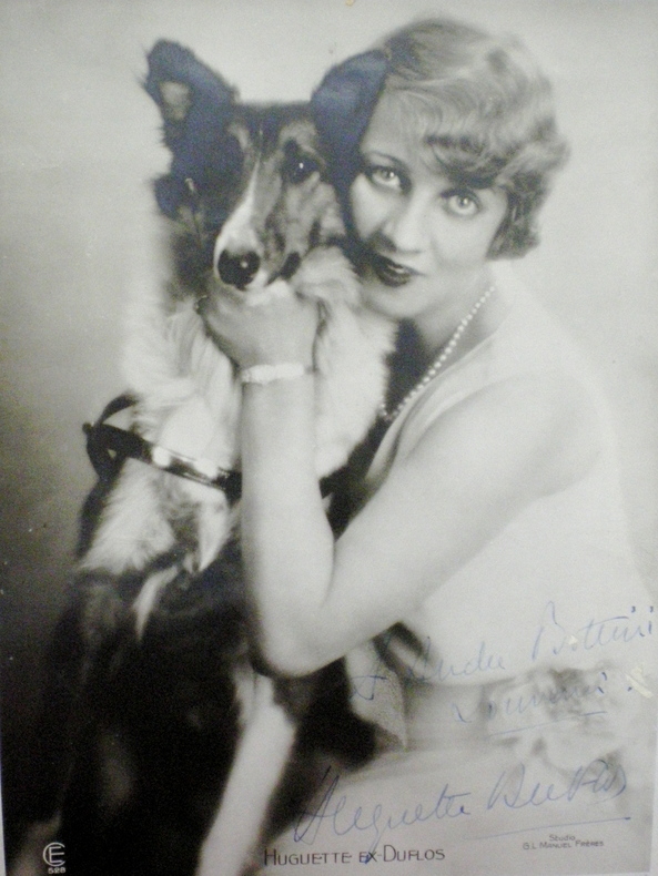 Portrait photographique.. DUFLOS (Huguette ex-).