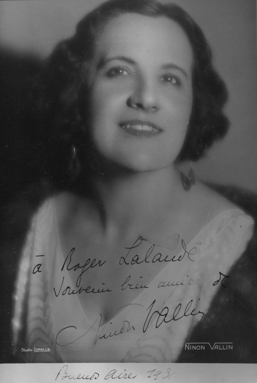 Portrait photographique. . VALLIN (Ninon).