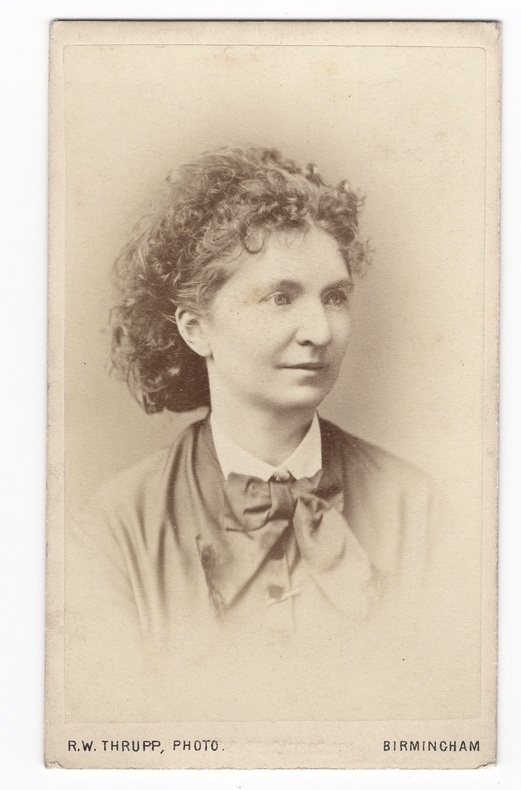 Portrait photographique.. NORMAN-NERUDA (Wilhelmine Maria Franziska).