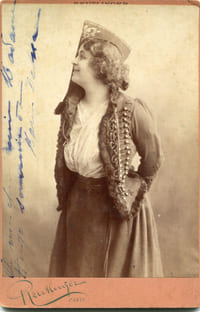 Portrait photographique dans la Vivandière de Benjamin Godard.